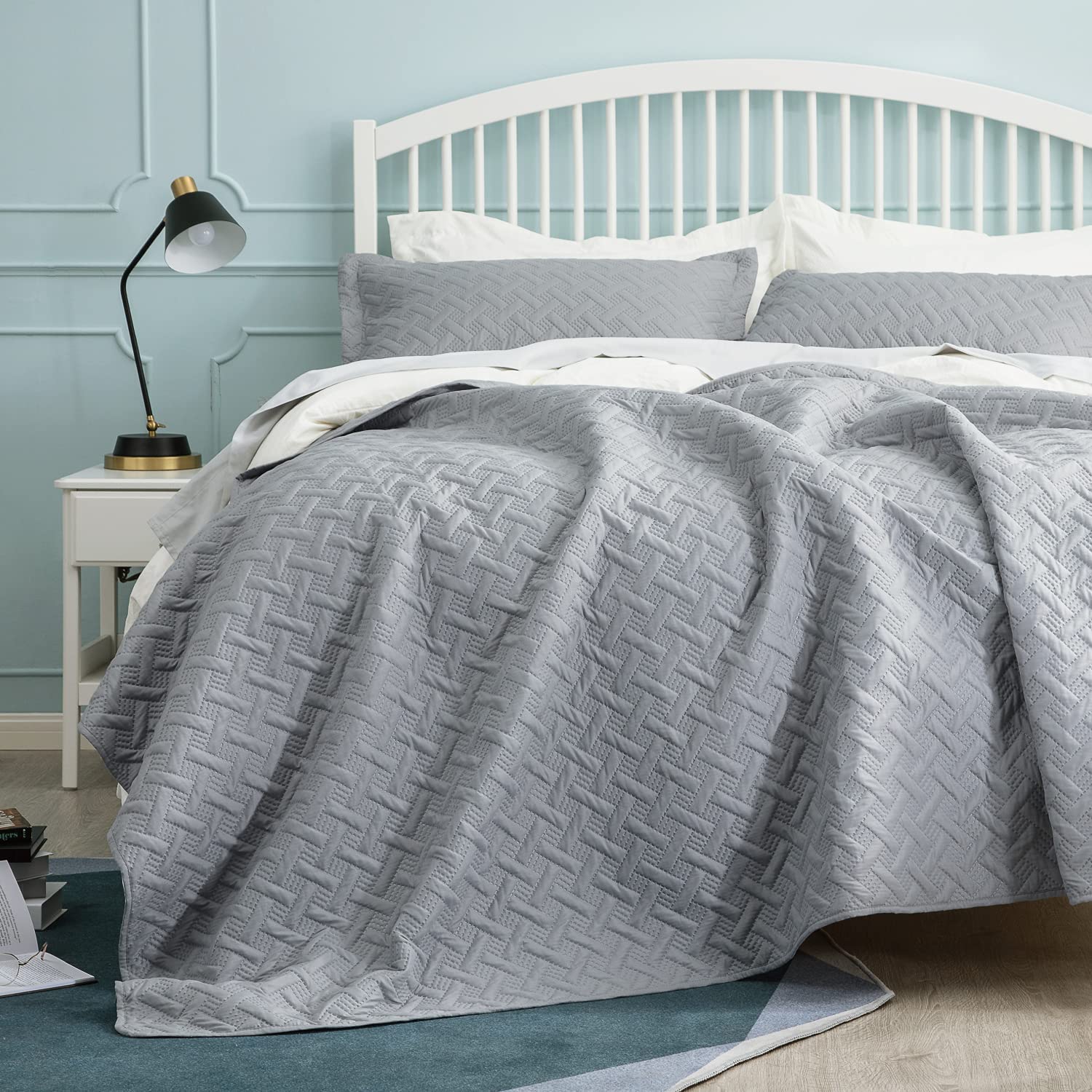 Sumptuous linens brand Bedsure picks top four ‘Amazon Choice’ bedding products for autumn 